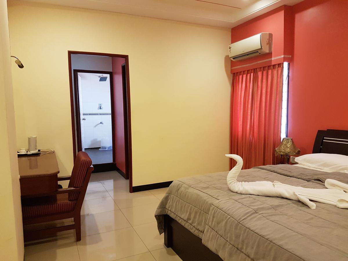 Hotel Subhalakshmi Palace Карайкуди Экстерьер фото