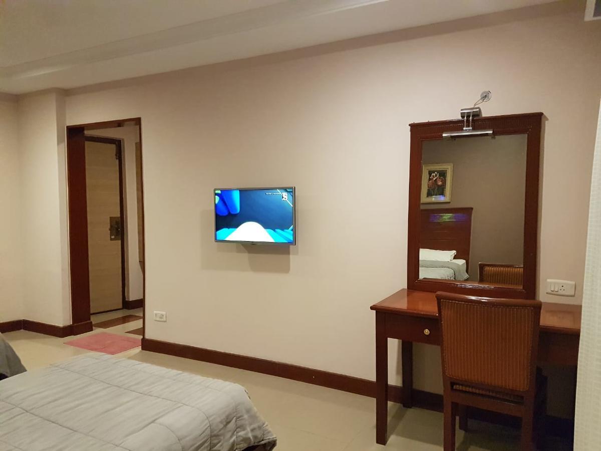 Hotel Subhalakshmi Palace Карайкуди Экстерьер фото