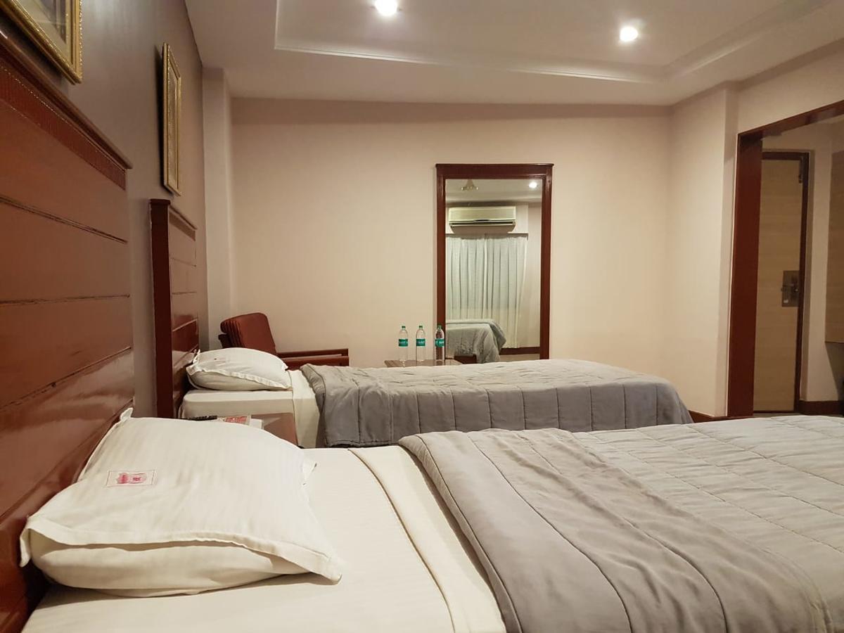 Hotel Subhalakshmi Palace Карайкуди Экстерьер фото